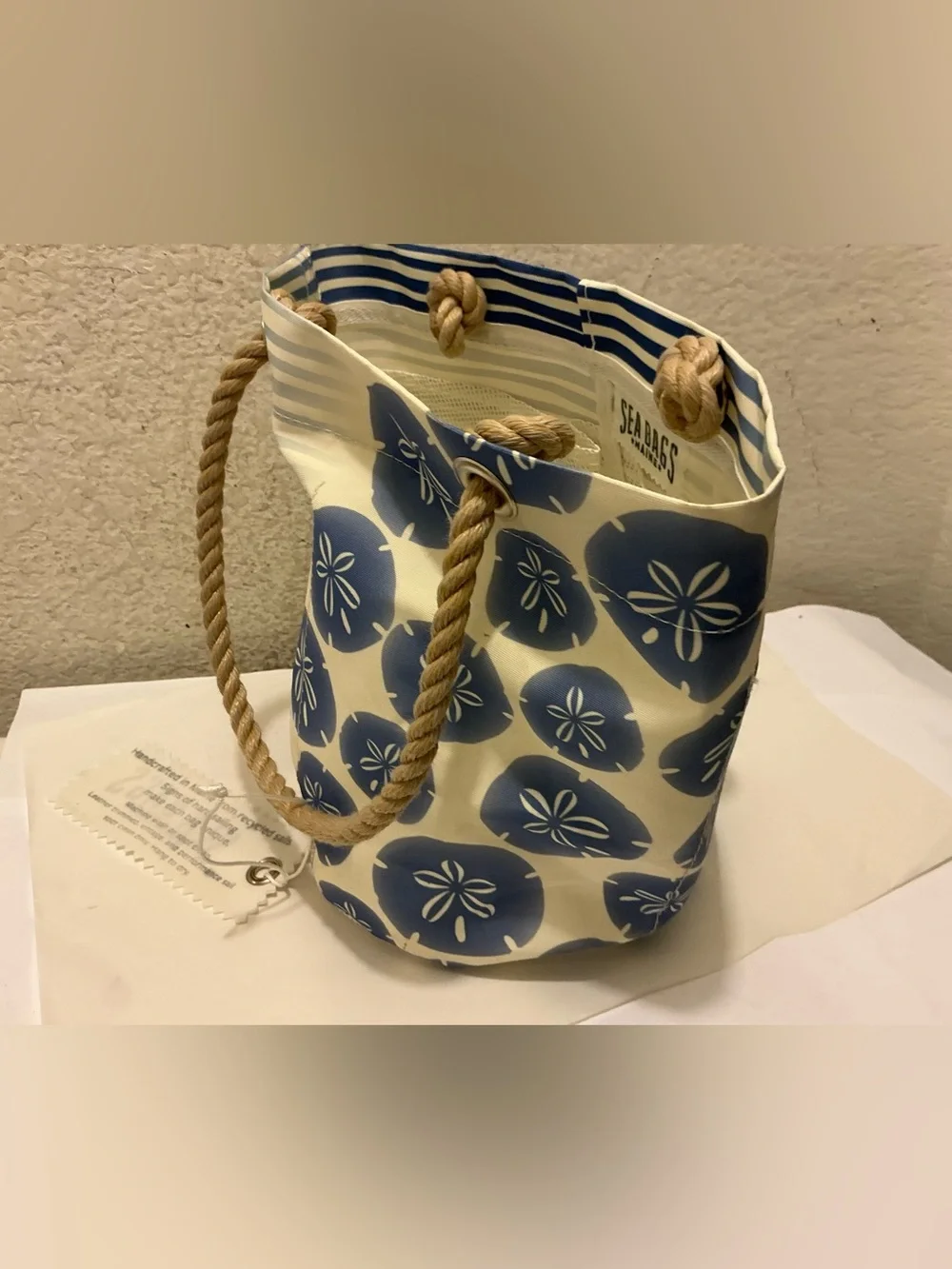 Sea Bags Blue & Cream Sand Dollar Rope-Handle Tote - Picture 3 of 12
